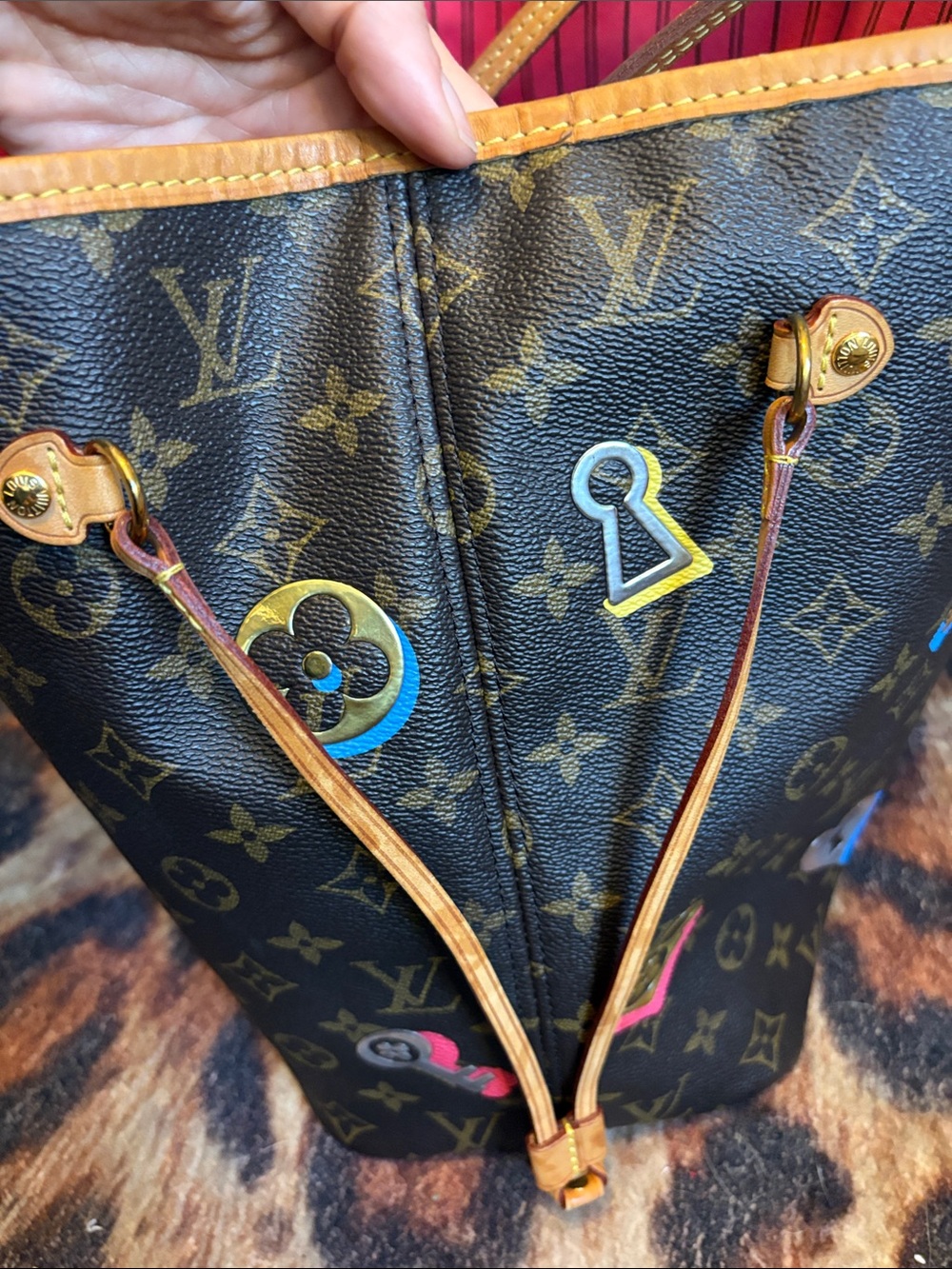 AUTH Louis Vuitton Love Lock Neverfull MM and new insert/Hot pink - Picture 12 of 14